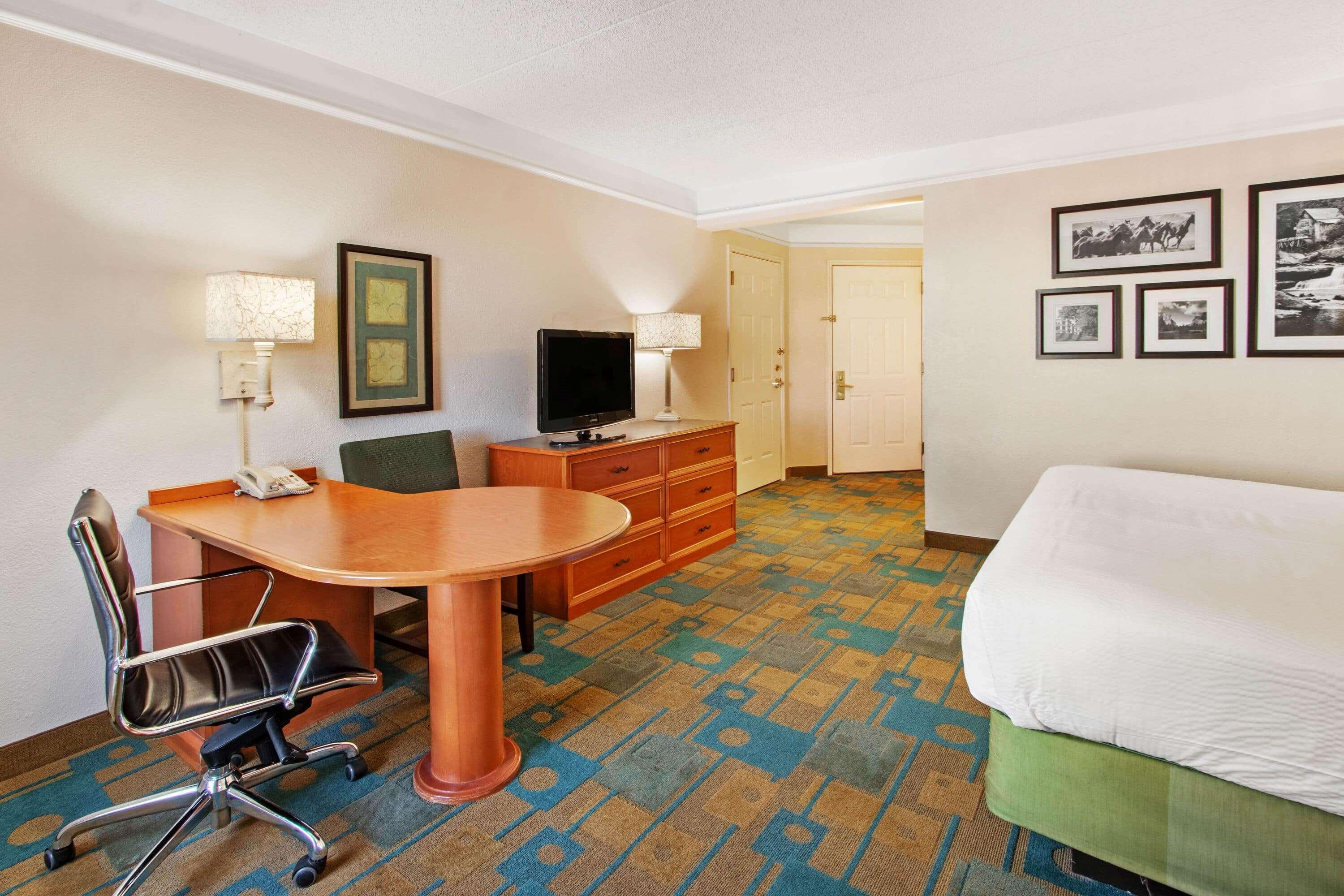 Отель La Quinta By Wyndham Albuquerque West Экстерьер фото
