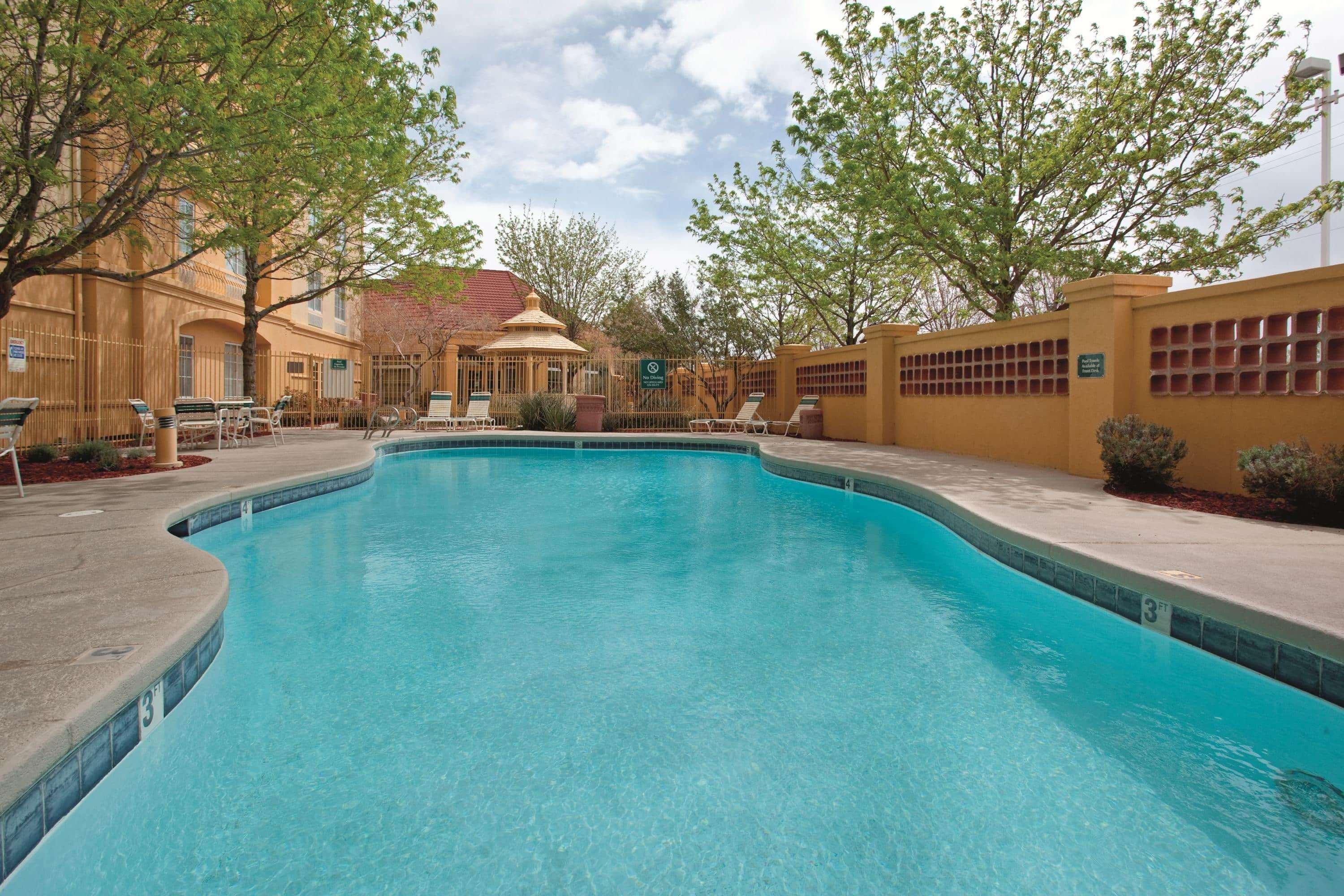 Отель La Quinta By Wyndham Albuquerque West Экстерьер фото